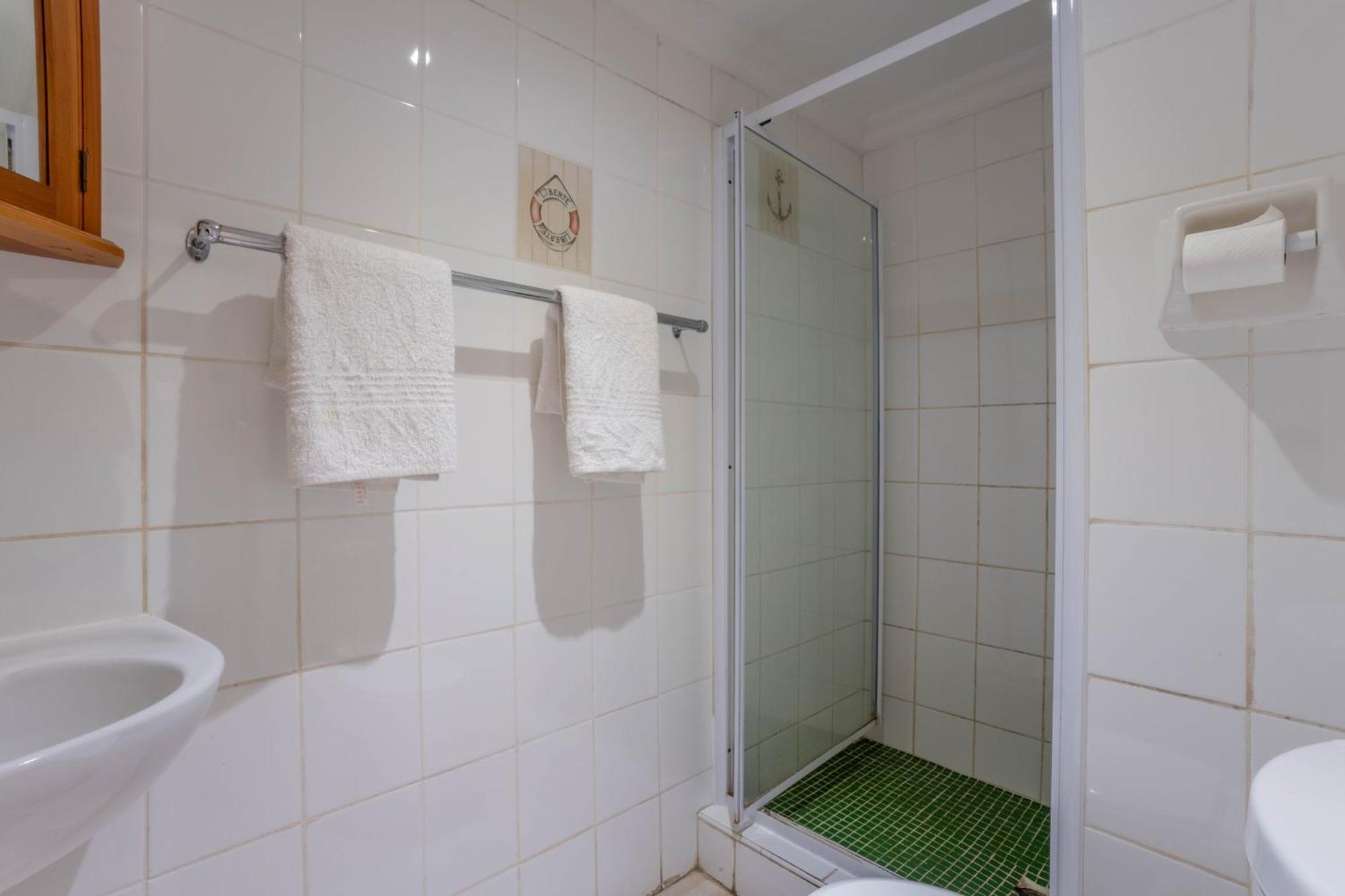 דורבן Glenashley Beach Accommodation - B&B And Backpackers מראה חיצוני תמונה